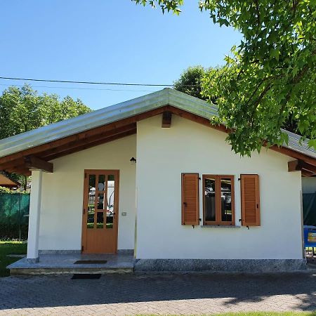 Bungalows In Camping Solarium Домасо Екстериор снимка
