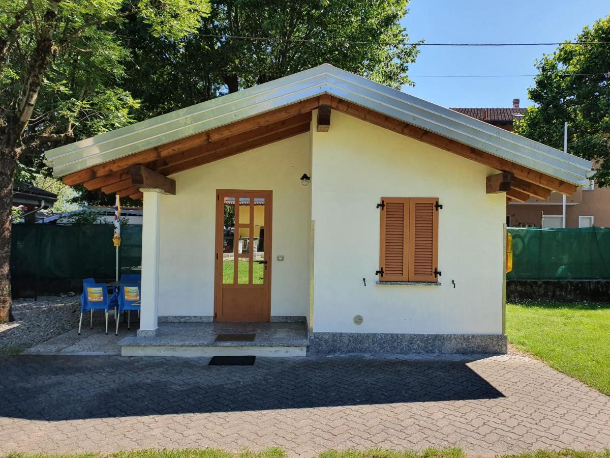 Bungalows In Camping Solarium Домасо Екстериор снимка