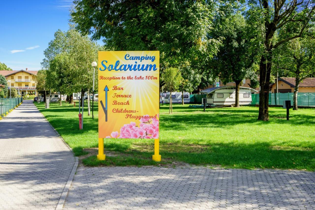 Bungalows In Camping Solarium Домасо Екстериор снимка